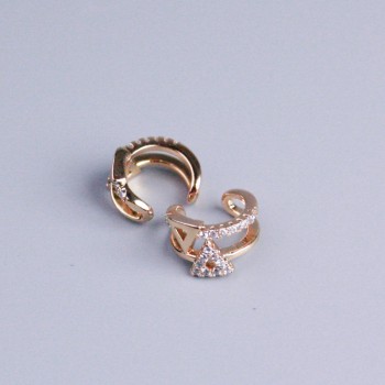 Dvojitý kaf Xuping s pozlacením 18K, bílé kamínky, trojúhelník 10×5 mm +