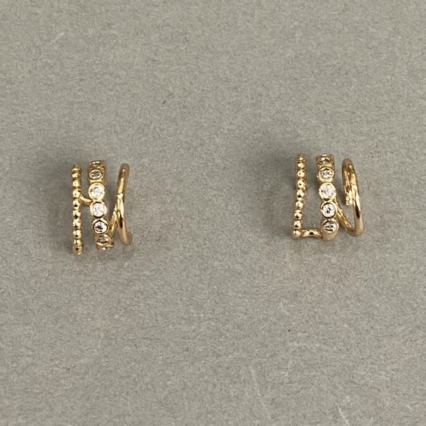 Trojitý Kaf Xuping se 18K pozlacením a bílými štrasami 10 × 8 mm +