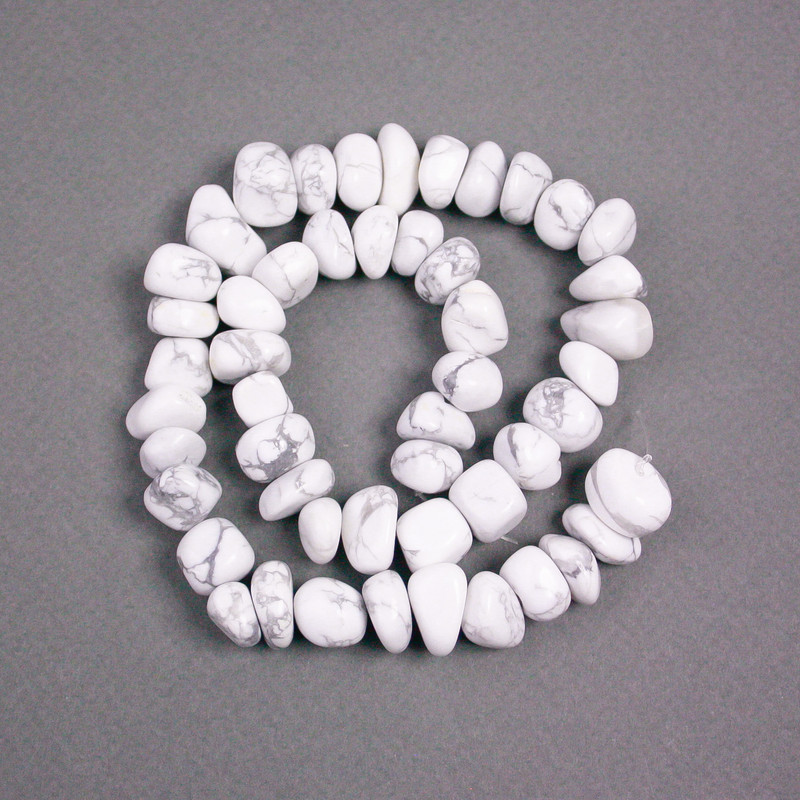 Korálky na niti z kaholongu – přírodní kámen, galetované, mix velikostí, průměr 14×10–11×8 mm ±, délka 39 cm ±