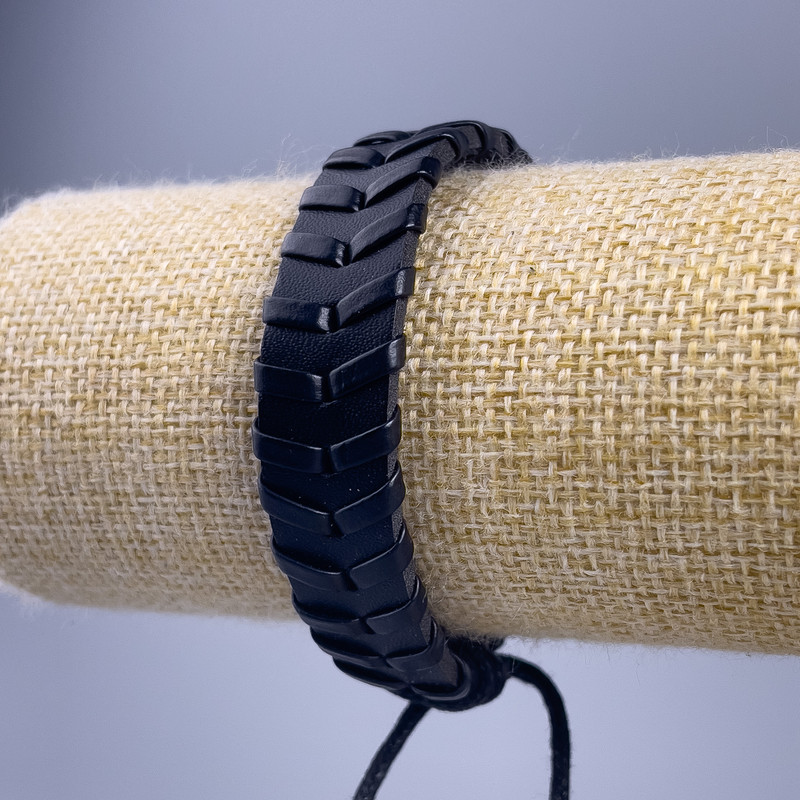 Náramek, délka 18–25 cm, tloušťka 14 mm, eko kůže, černá, na stažení