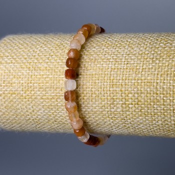 Náramek z karneolu, přírodní kámen, broušené kubíky, průměr 5 mm, délka 18 cm (elastický)
