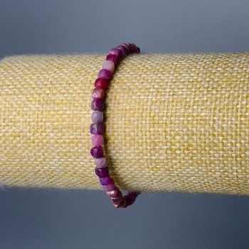 Náramek z turmalínu, přírodní kámen, broušené kubické korálky, průměr 4 mm, délka 18 cm (elastický)