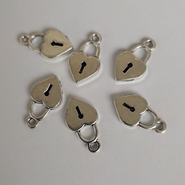 Kovové komponenty - srdcový zámek, průměr 10×18 mm, balení 20 g, 16 ks (+/-)