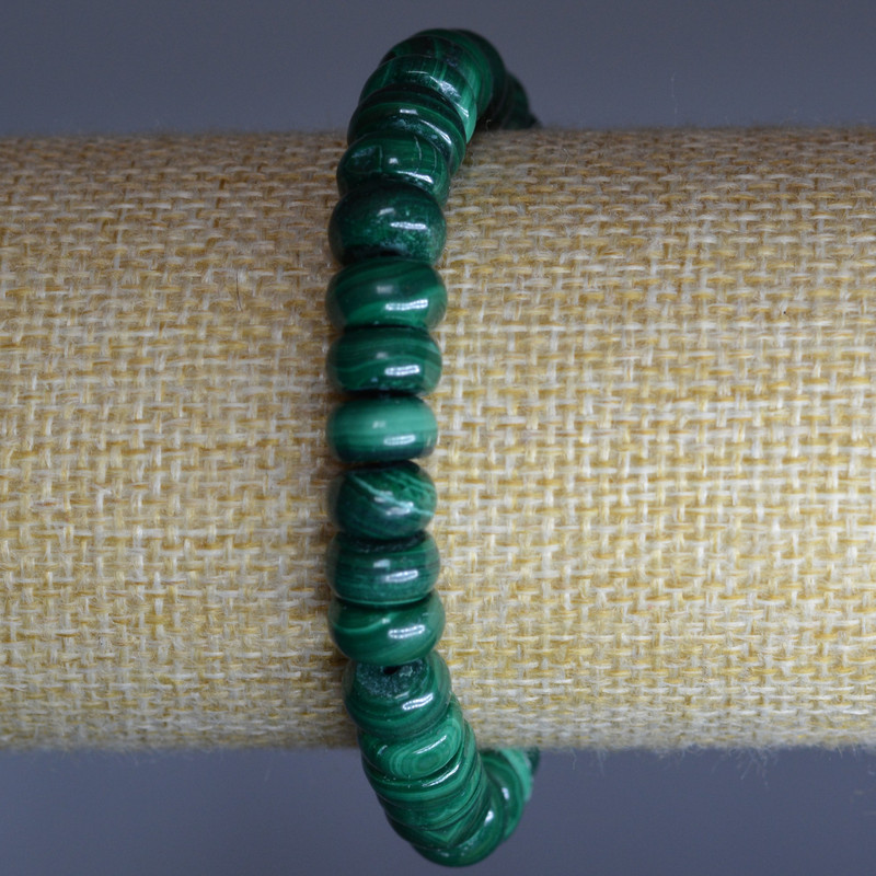 Náramek z malachitu, hladké rondelové korálky, průměr 9×5 mm, délka 18 cm (elastický)