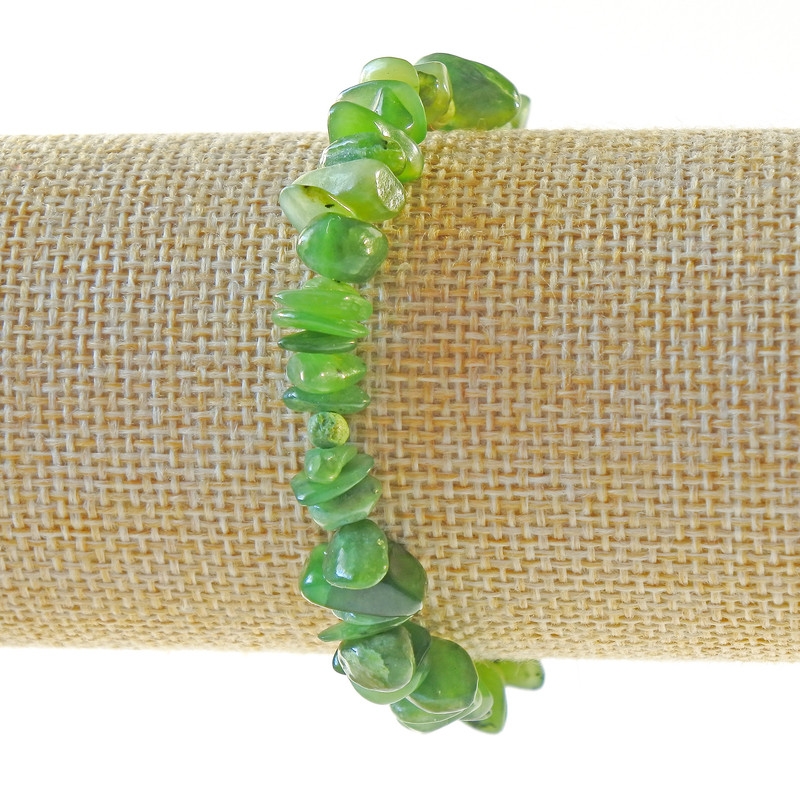 Náramek z jadeitu – drobné kousky přírodního kamene, průměr 9×3 mm, délka 18 cm, elastický