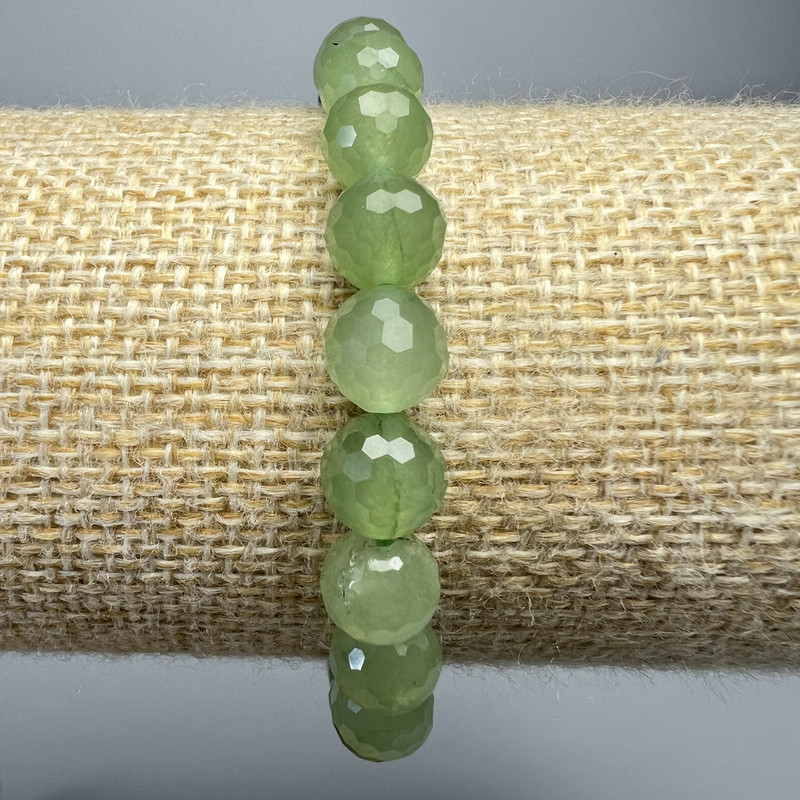 Náramek z prenitu, přírodní kámen, broušená kulička, průměr 8 mm, délka 18 cm ± (elastická šňůra)