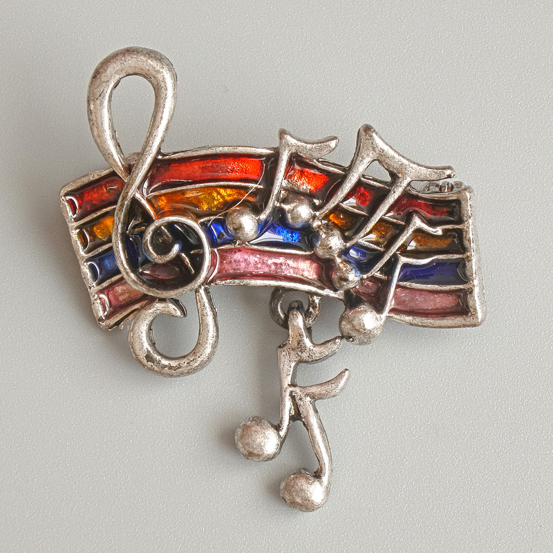 Brož Noty vícebarevná smaltovaná, stříbrný kov 33×26 mm