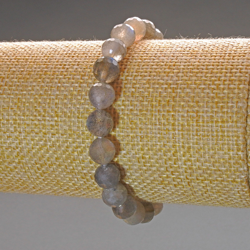 Náramek z labradoritu – přírodní kámen, broušené kuličky o průměru 8 mm ±, délka 18 cm (elastický)