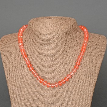 Náhrdelník z chalcedonu, přírodní kámen, hladké korálky ve tvaru rondelů, průměr 8×5 mm, délka 46 cm.