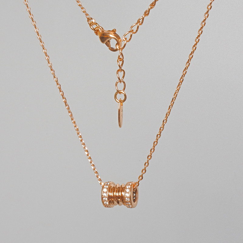 Řetízek Xuping s přívěskem se bílými štrasami, průměr 9×7 mm ±, délka 40–45 cm ±, tloušťka 1 mm ±