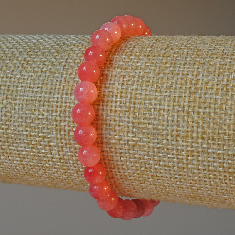 Náramek z přírodního turmalínu – hladké korálky, průměr 6,5 mm, délka 18 cm (na pružné šňůrce)