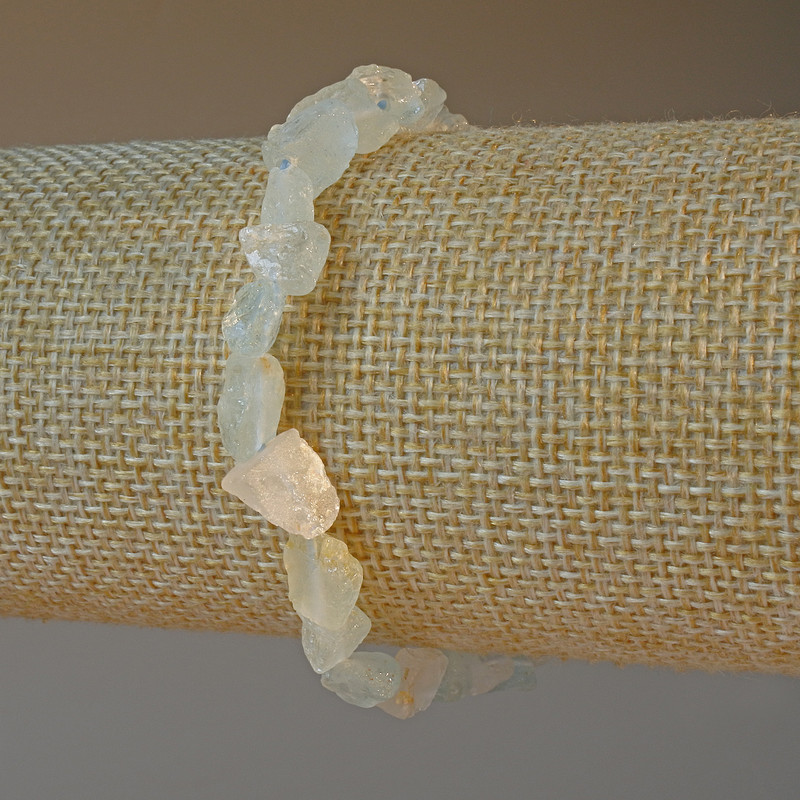 Náramek z horského křišťálu a akvamarínu, přírodní nezpracovaný kámen, brusované korálky, průměr 6×8 mm, délka 18 cm, elastický