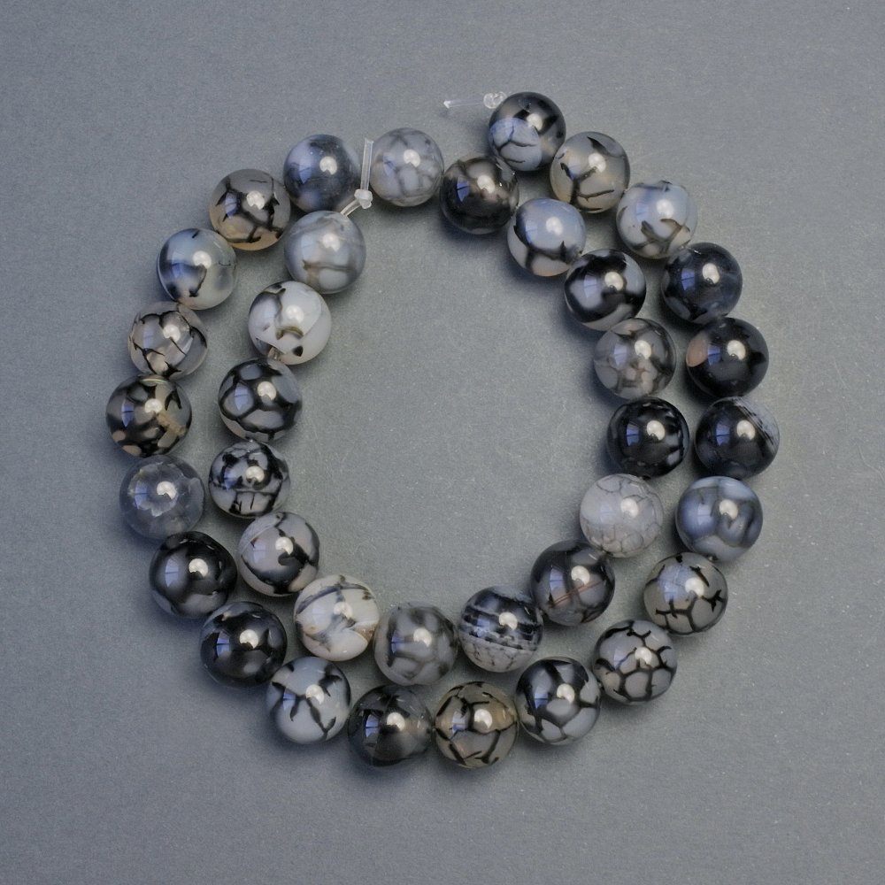 Achát draková žíla korálky, hladké kuličky, průměr 10,5 mm, délka cca 37 cm, navlečené na šňůrce