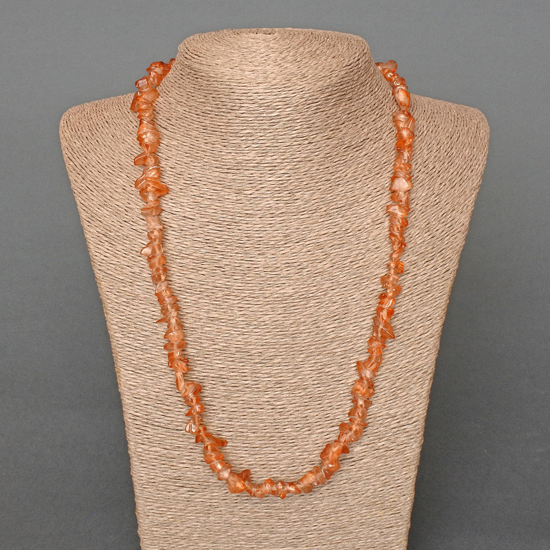 Náhrdelník z tonovaného růžového křemene, drobné korálky, průměr 8×4 mm, délka 57–62 cm