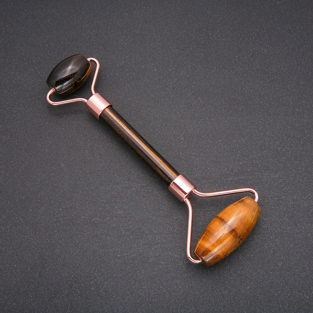 Valivý masážní váleček z kamene tygrového oka, zlatý kov, délka 14,5 mm