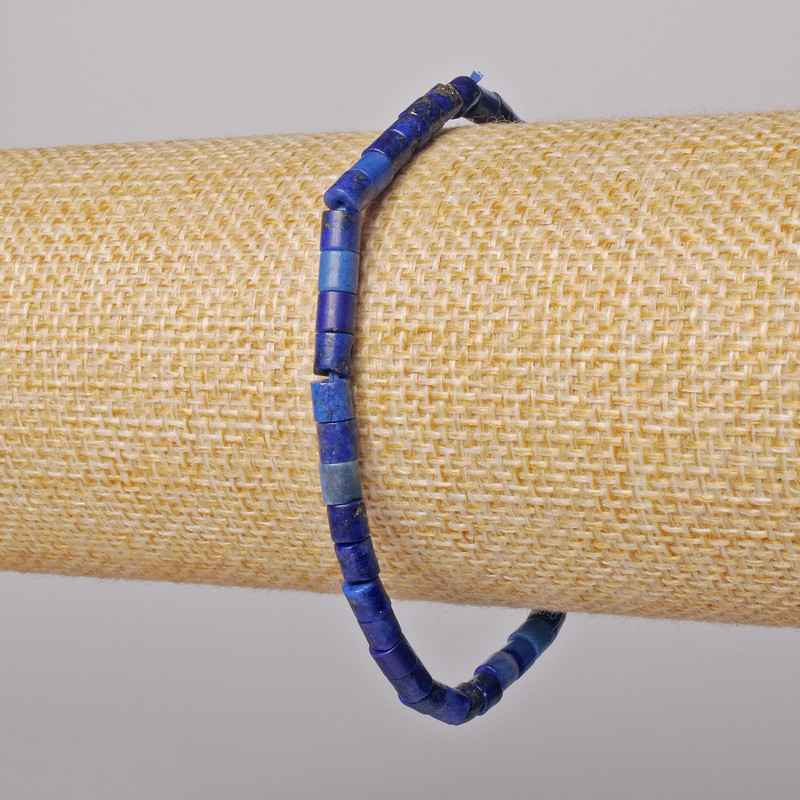Náramek z lazuritu – přírodní kámen, broušené korálky 4×4 mm, délka 18 cm, elastické provedení