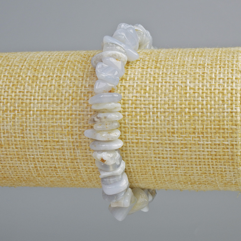 Náramek z modrého achátu (modrý kalcedon, safirín) – přírodní kamenné částečky, průměr 10×3 mm, délka 18 cm ± (elastický)