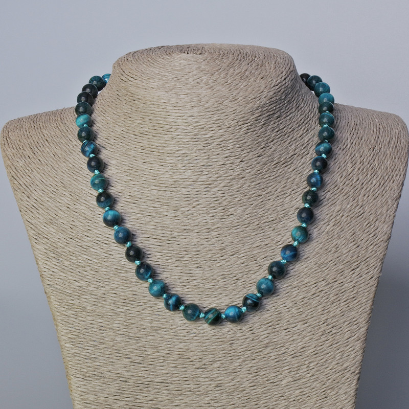 Náhrdelník azurové kočičí oko z přírodního kamene, hladké kuličky, průměr 8 mm, délka 45–48 cm