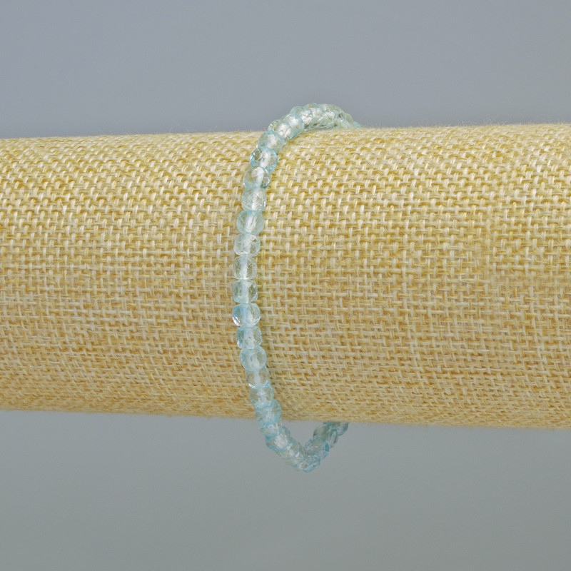 Браслет Топаз натуральний камінь гранований кубик, діаметр 4мм+- (стрейч), довжина 18см+