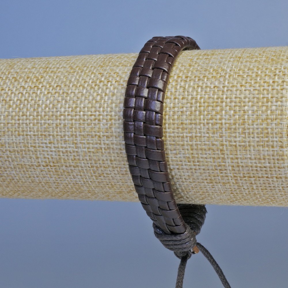 Pánský náramek z hnědé eko kůže na stažení, obvod 18–24 cm