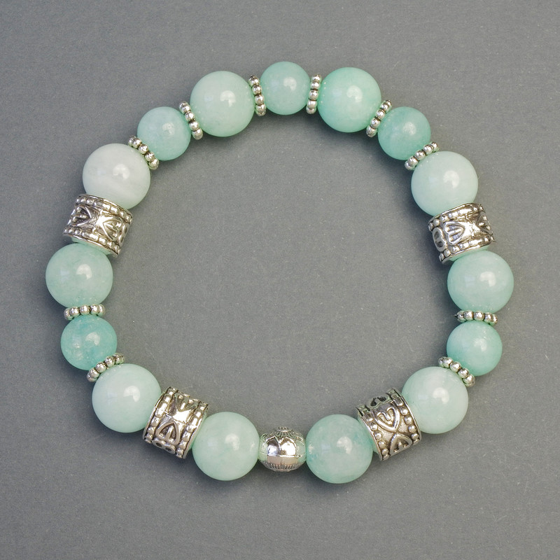 Náramek z amazonitu se vsadkami o průměrech 10 a 8 mm, délka 18 cm, elastický