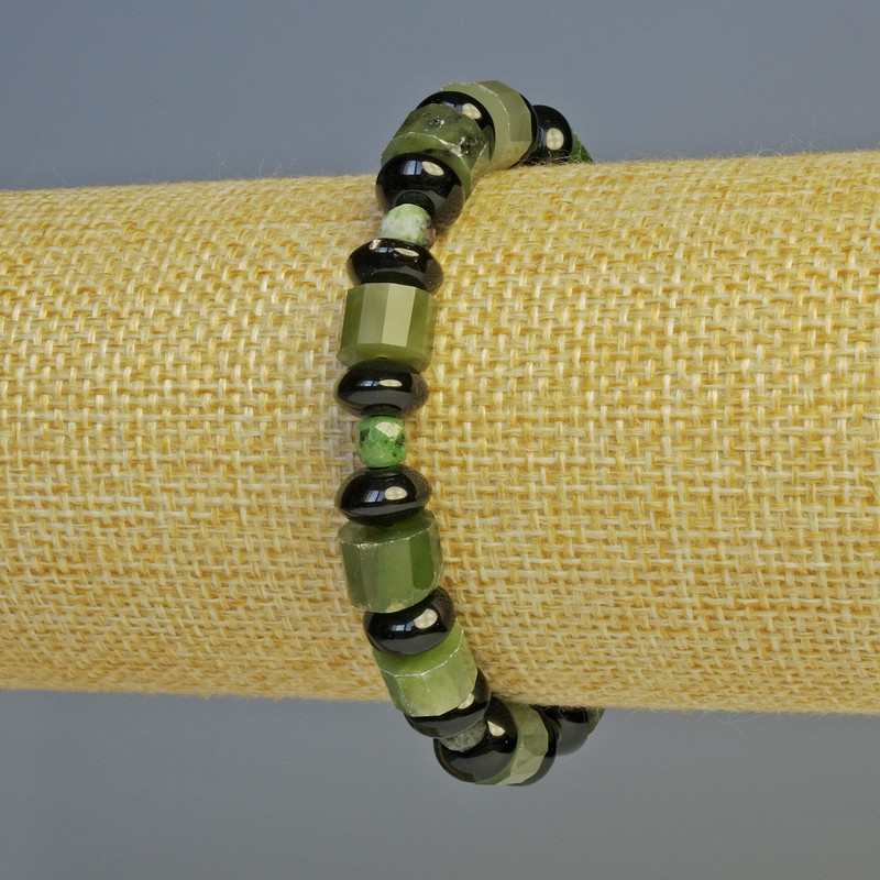 Náramek z jadeitu se broušeným diskem, zoisite se broušenou kostkou, achát se broušeným diskem, délka 18 cm ± elastická guma