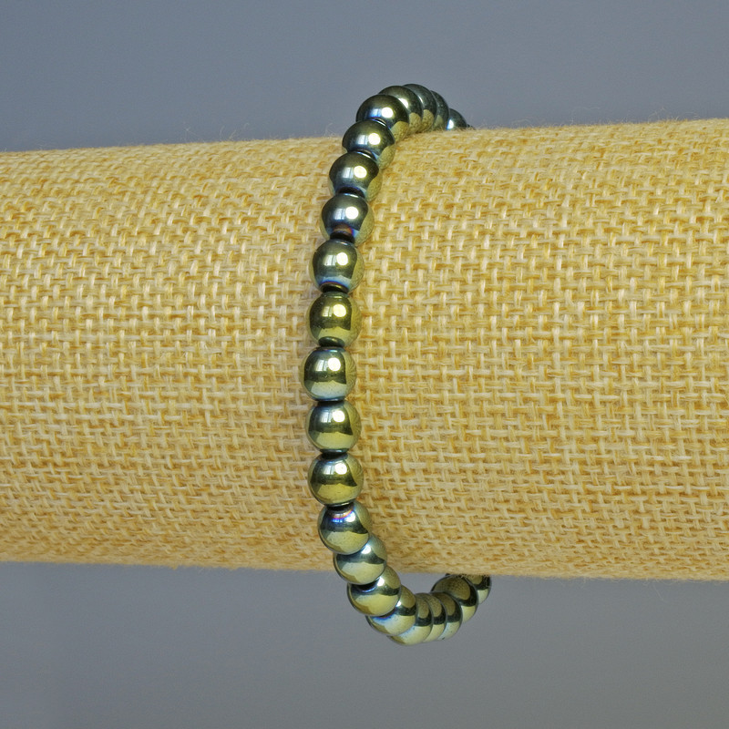 Náramek z hematitu – kuličky, barva chameleon zelená, průměr 6 mm, délka cca 18 cm, elastický