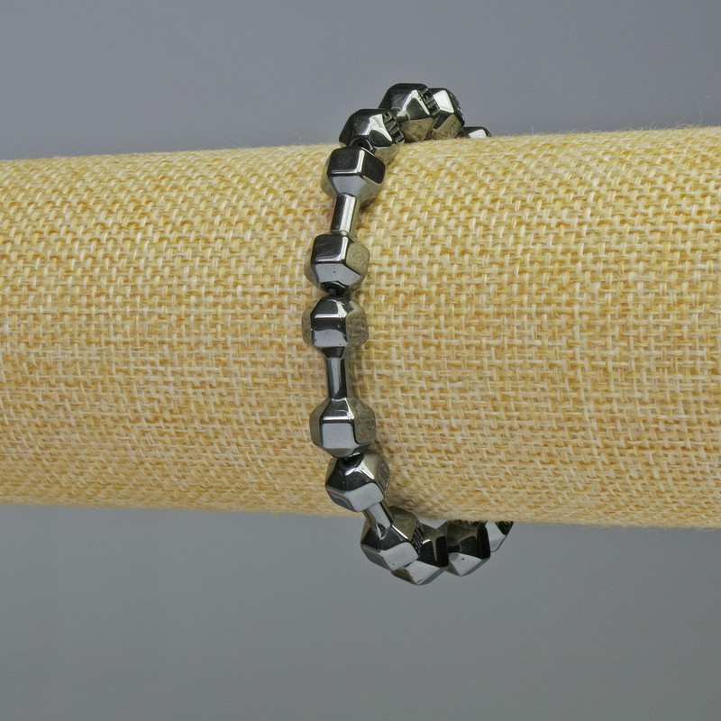 Náramek z hematitu ve tvaru činky, černá barva, průměr 21×7 mm, délka 18 cm, elastický