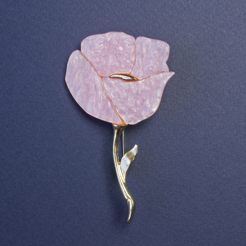 Brož růžový mak s perleťovým leskem a zlatavým kovem 76x46 mm+