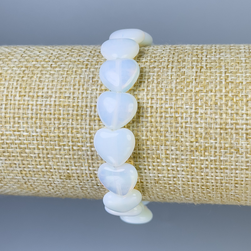 Náramek z měsíčního kamene ve tvaru srdcí, průměr cca 12×12 mm, délka 18 cm, elastický