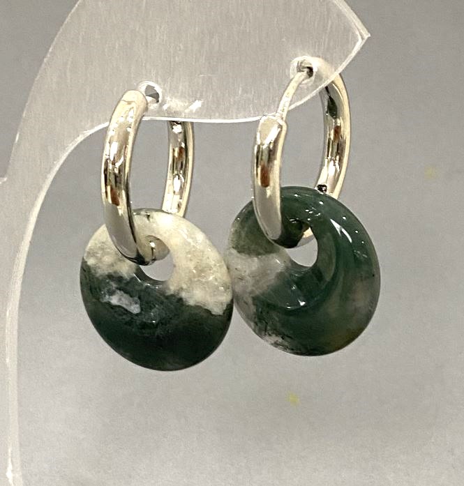 Náušnice z jaspisu, donutového tvaru, s háčkem a kruhovým očkem, průměr 18 mm, délka 31 mm