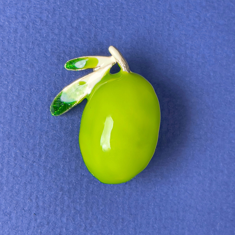 Brož Oliva světle zelená smaltovaná, 30×24 mm, zlatý kov