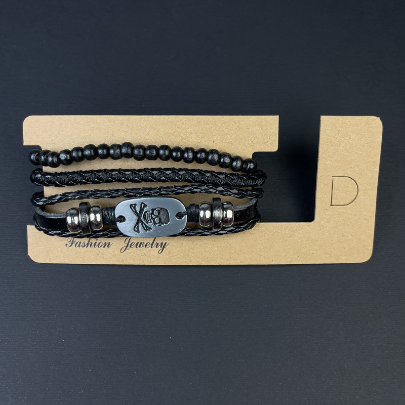 Trojitý náramek z ekokůže s kovovými vsadkami na stažení, délka 18–24 cm, černý