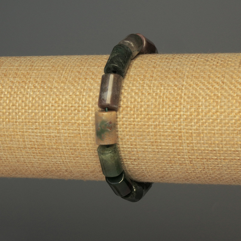 Náramek z mechového achátu cylindrického tvaru