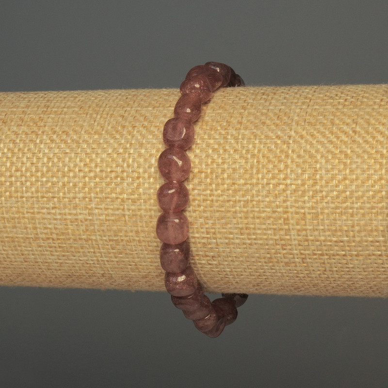 Facetovaný náramek z jahodového křemene, průměr 8×7 mm, délka 18 cm, elastický