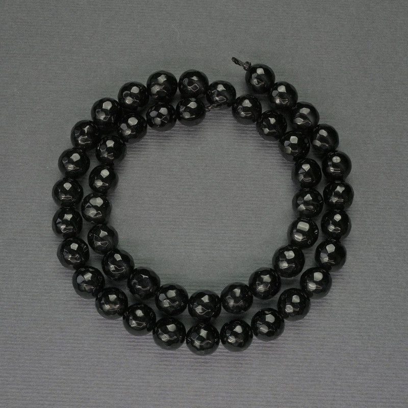 Achátové korálky fasetované kuličky, průměr 8 mm ±, na niti, délka 37 cm+