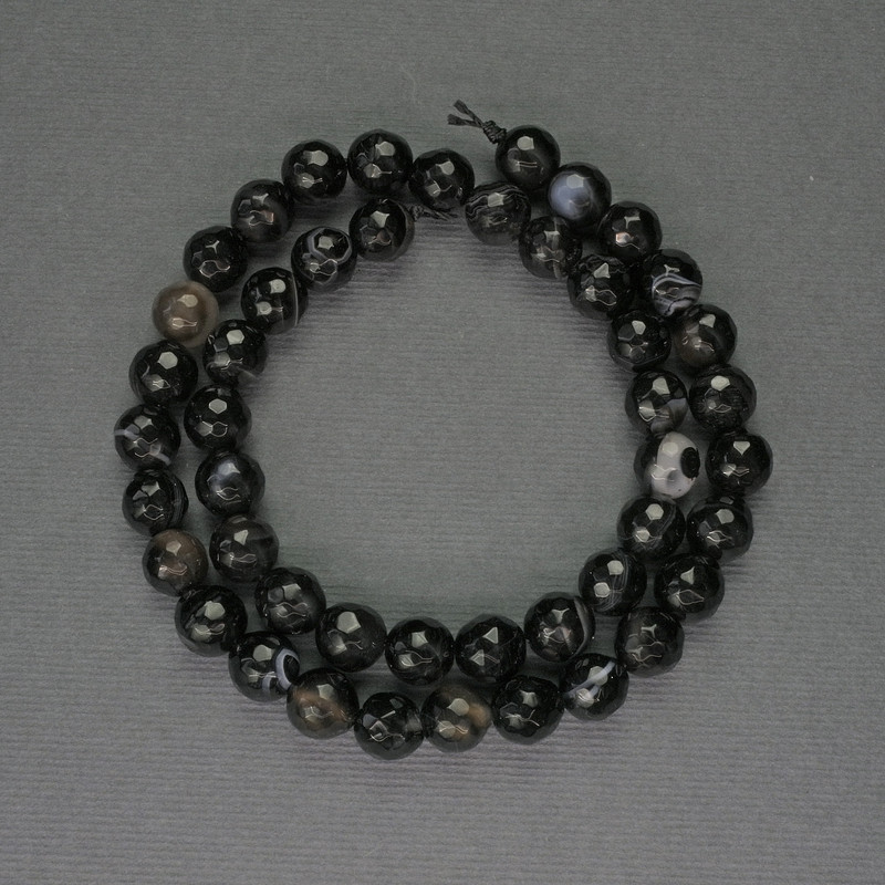 Agátové korálky broušené kuličky, průměr 8 mm, na niti, délka 37 cm+