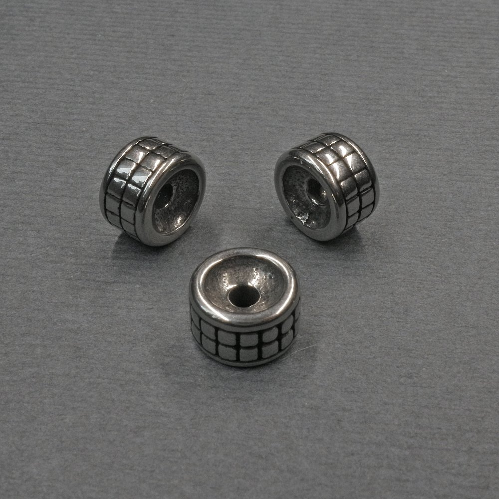 Korálka-vložka stříbrná, průměr 8×5 mm, otvor cca 2 mm