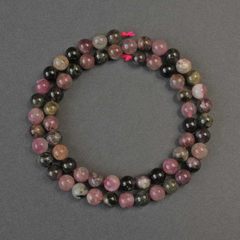 Korálky z turmalínu, hladké, průměr 6,5 mm, délka přibližne 39 cm, na niti