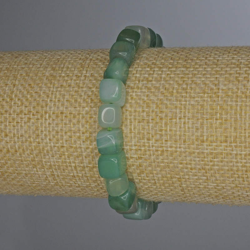 Náramek z kubického achátu, kostky 7×7 mm, elastický, délka cca 18 cm