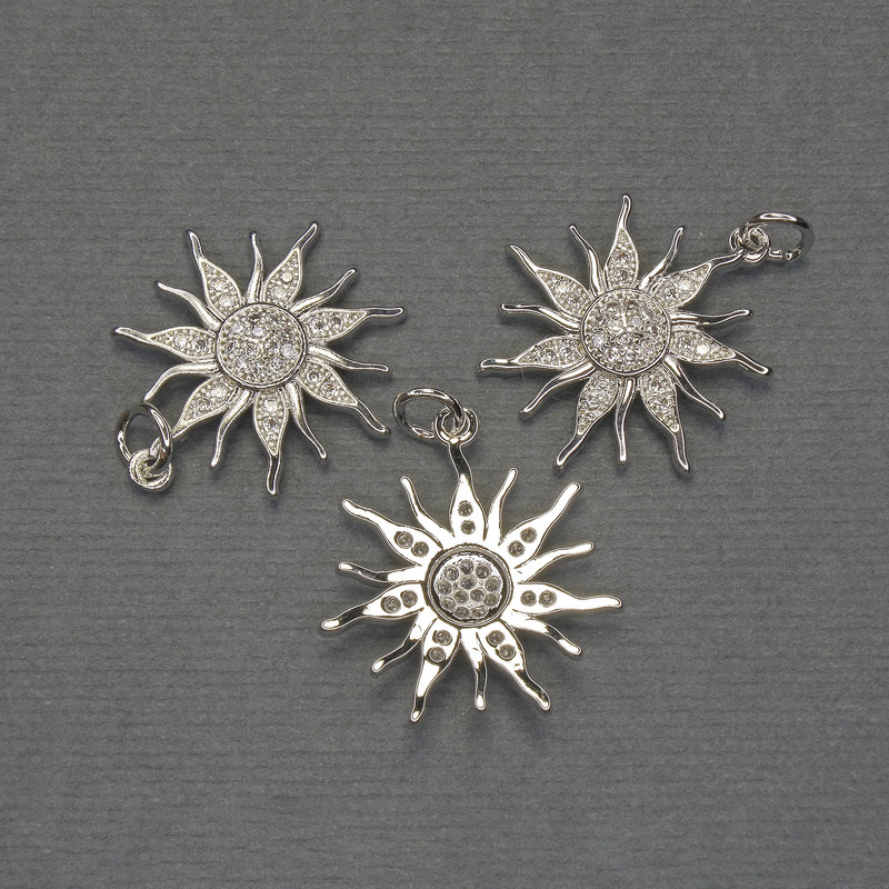 Přívěšek „Hvězda“, bílé štrasové, stříbrný kov, průměr 20 mm ±, délka 25 mm ±