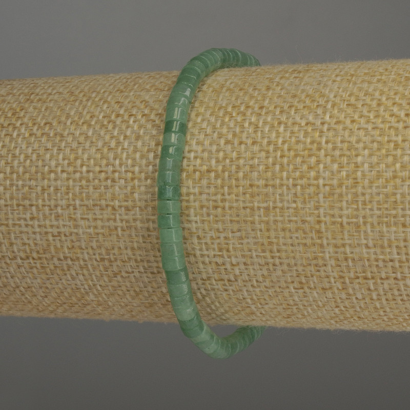 Náramek z nefritu s rondelovými korálky, rozměr korálků cca 4×2,5 mm, délka 18 cm, elastický