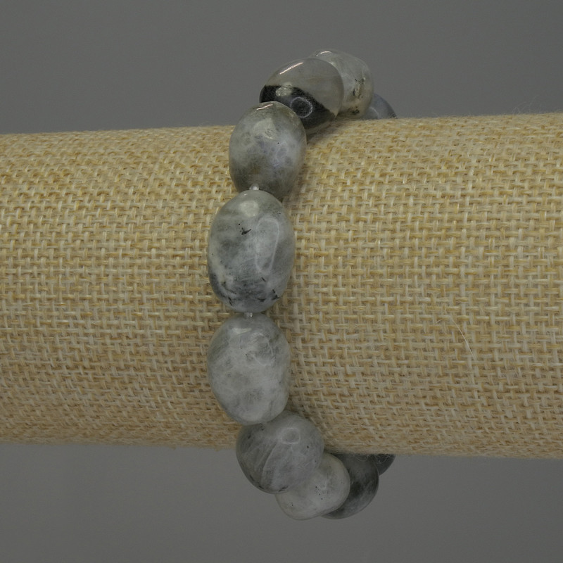 Náramek z labradoritu, broušené korálky, průměr 15–17×12 mm, délka 18 cm, elastický