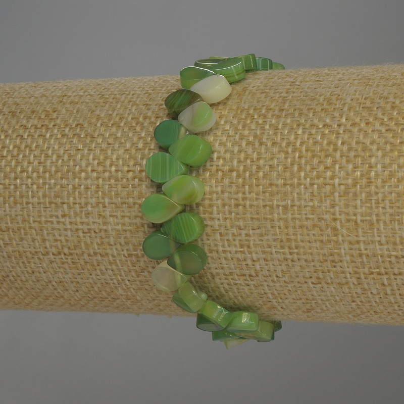 Náramek z achátu kapkovitého tvaru, průměr 8×6 mm, délka 18 cm, elastický