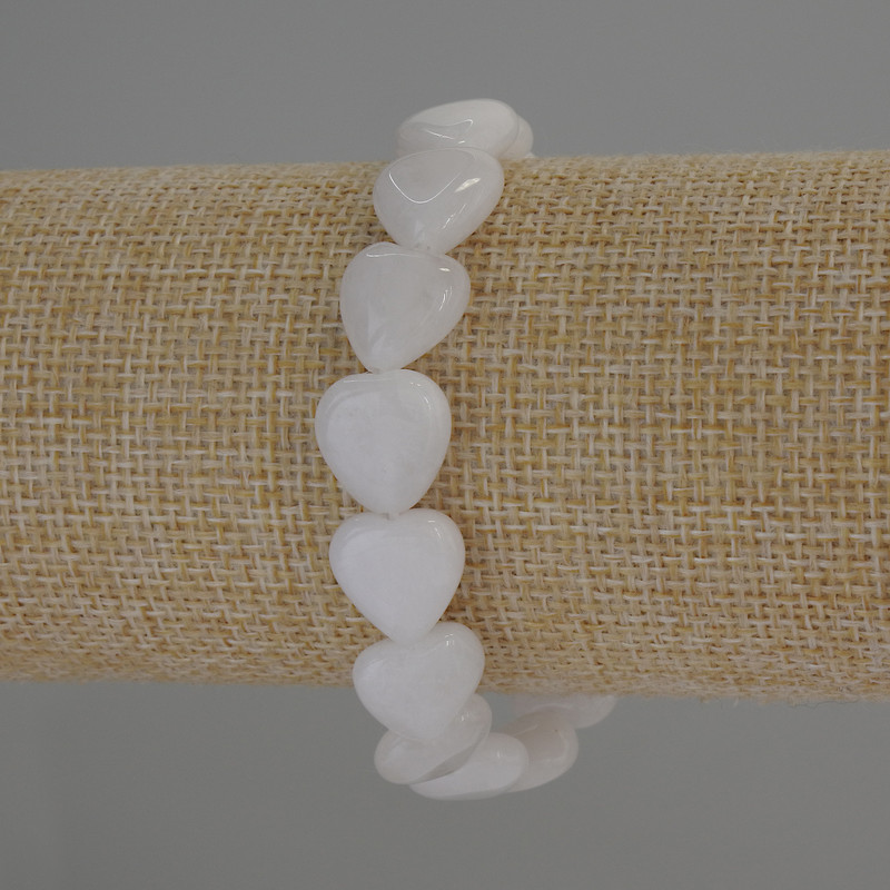 Náramek z bílého křemene ve tvaru srdce, průměr 12×12 mm ±, délka 18 cm, elastický