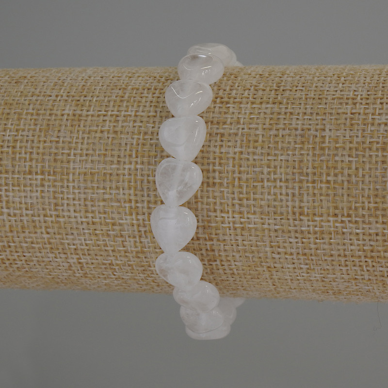 Náramek z horského křišťálu ve tvaru srdcí, průměr 10×10 mm ±, délka 18 cm, elastický