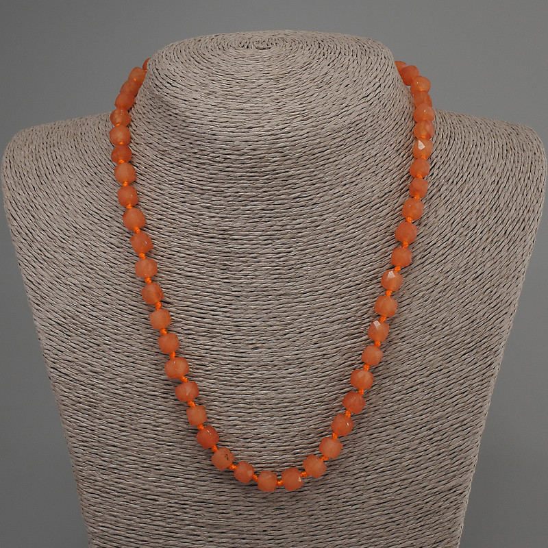 Náhrdelník Mashan z nefritu, broušený čtverec, rozměr 7×7 mm, délka 50 mm ± se zapínáním