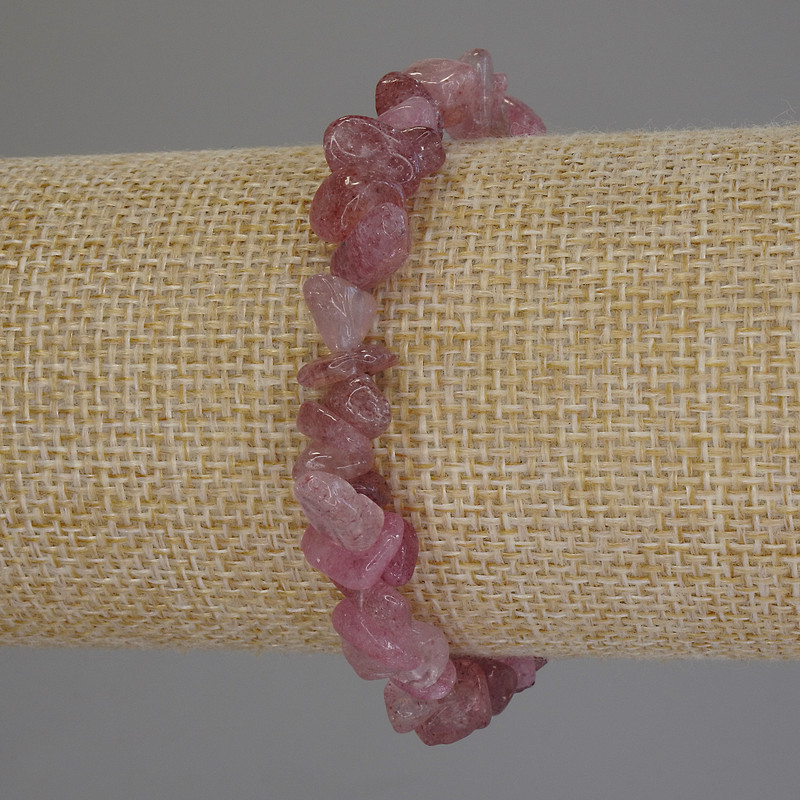 Náramek z jahodového křemene – drobné částečky, průměr 8×3–5 mm, délka 18 cm, strečový