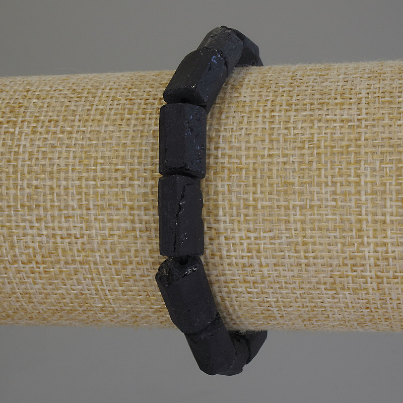 Náramek z turmalínu šerl, broušený, průměr 14×8 mm, délka 18 cm, na pružné gumičce