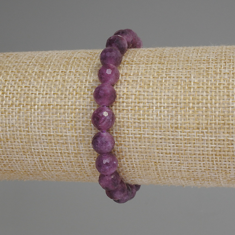 Náramek z turmalínu s broušenými kuličkami, průměr 8 mm, délka 18 cm, pružný